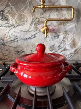De Silva Italian Red  Rustic  9” Artisan Terracotta Covered Casserole